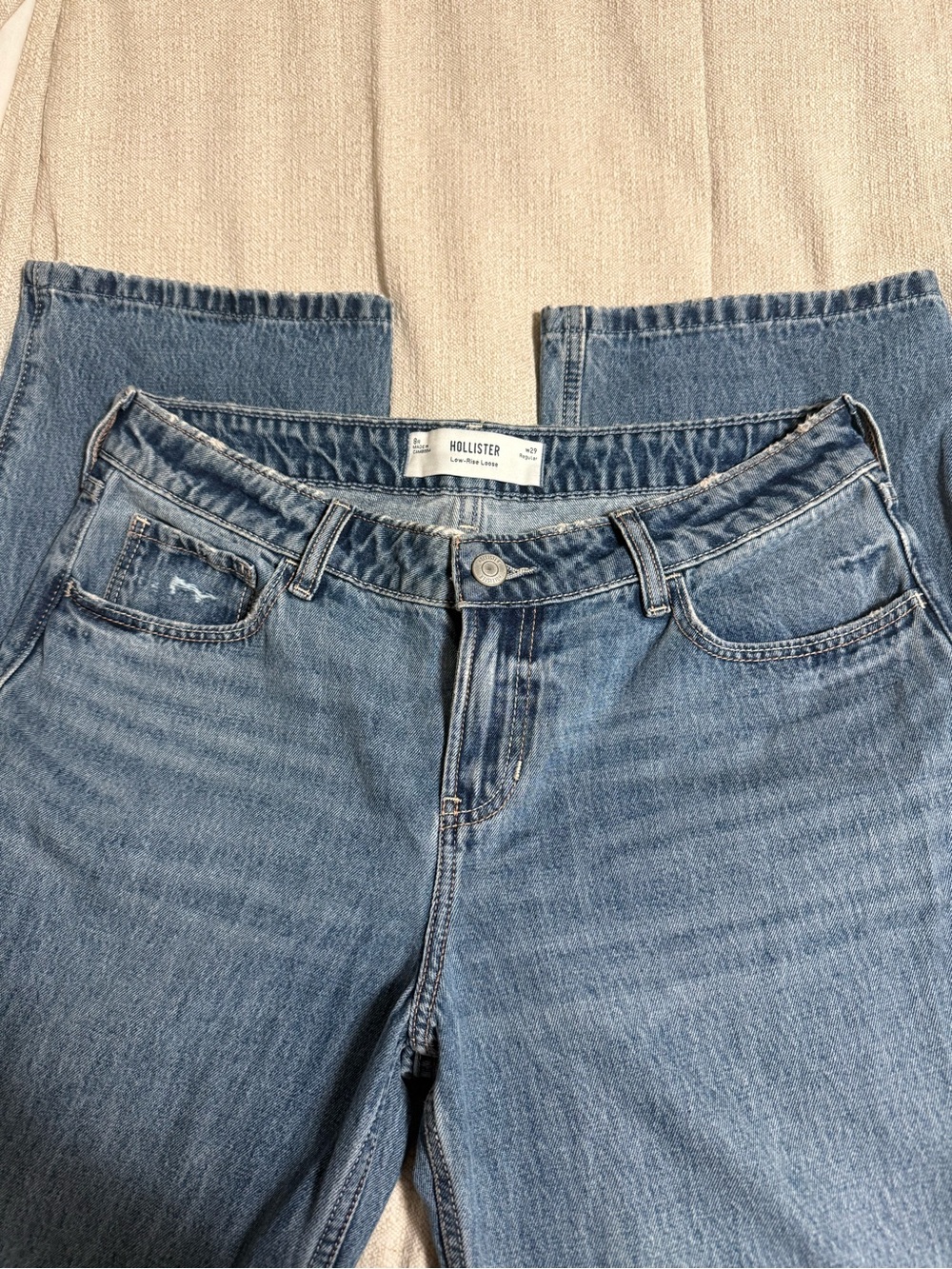 Hollister Low rise Loose Jean - Picture 3 of 3